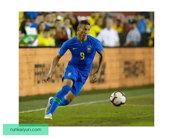 理查利森巴西9号状态回暖,逐渐找回赛季初期的精彩表现 理查利森巴西9号状态回暖,逐渐找回赛季初期的精彩表现