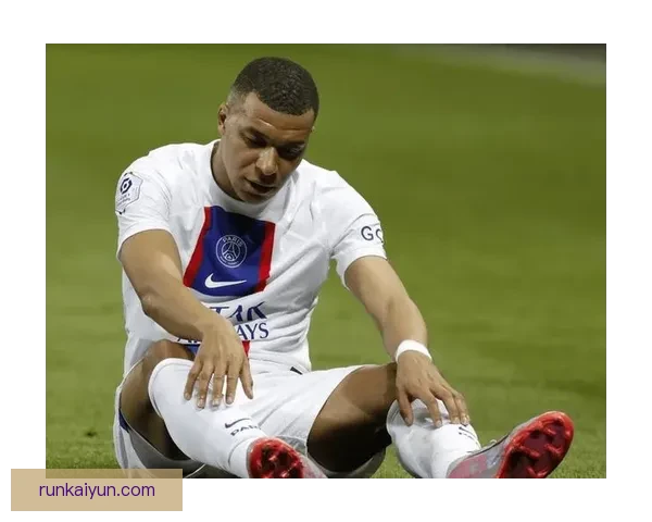 姆巴佩左路突破表现稳健，继续为球队创造得分机会